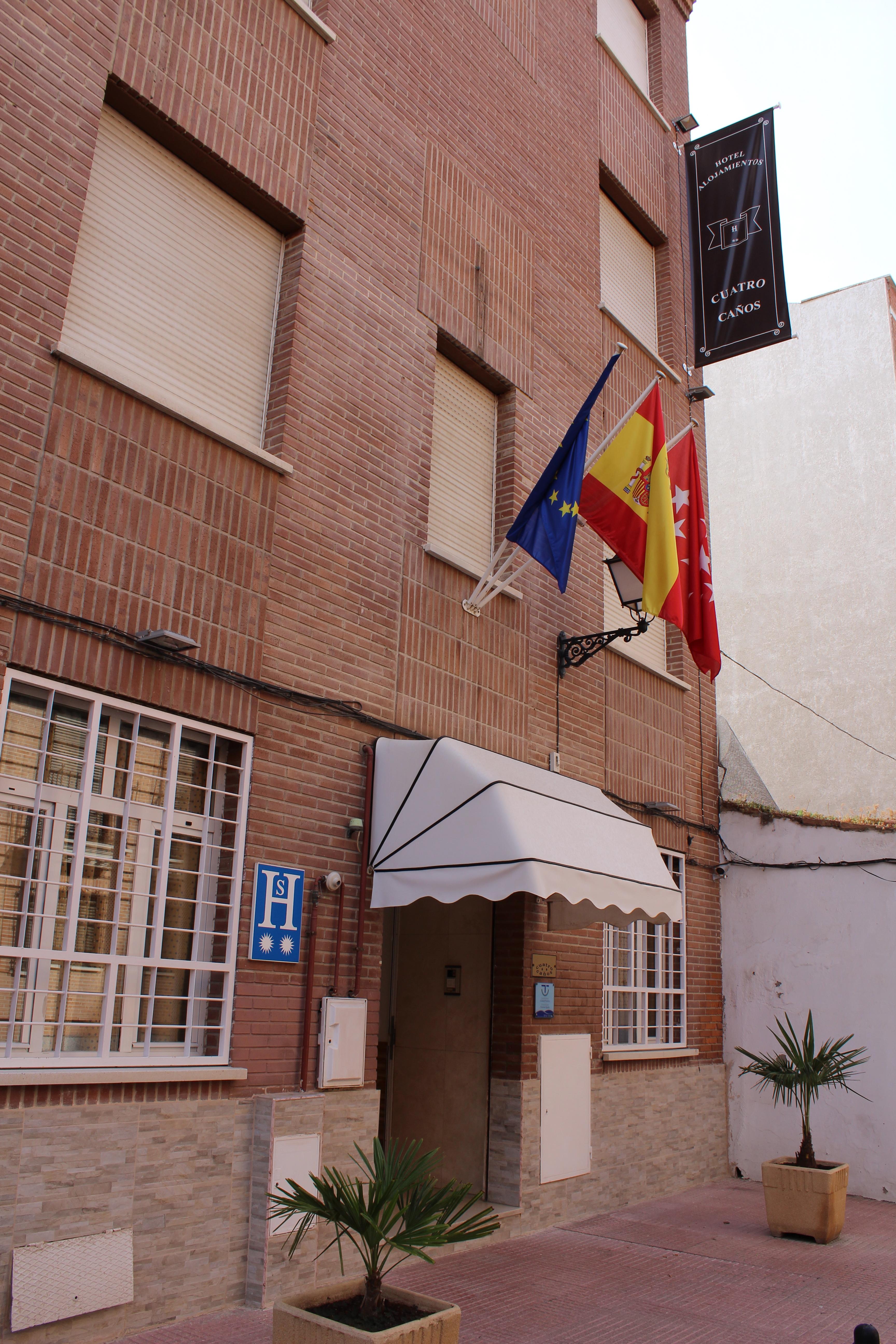 Hotel Cuatro Canos Alcalá de Henares Exterior foto